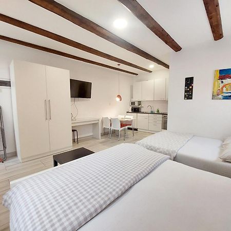 Home Away From Home - Apartment Ilica Zagreb Bagian luar foto