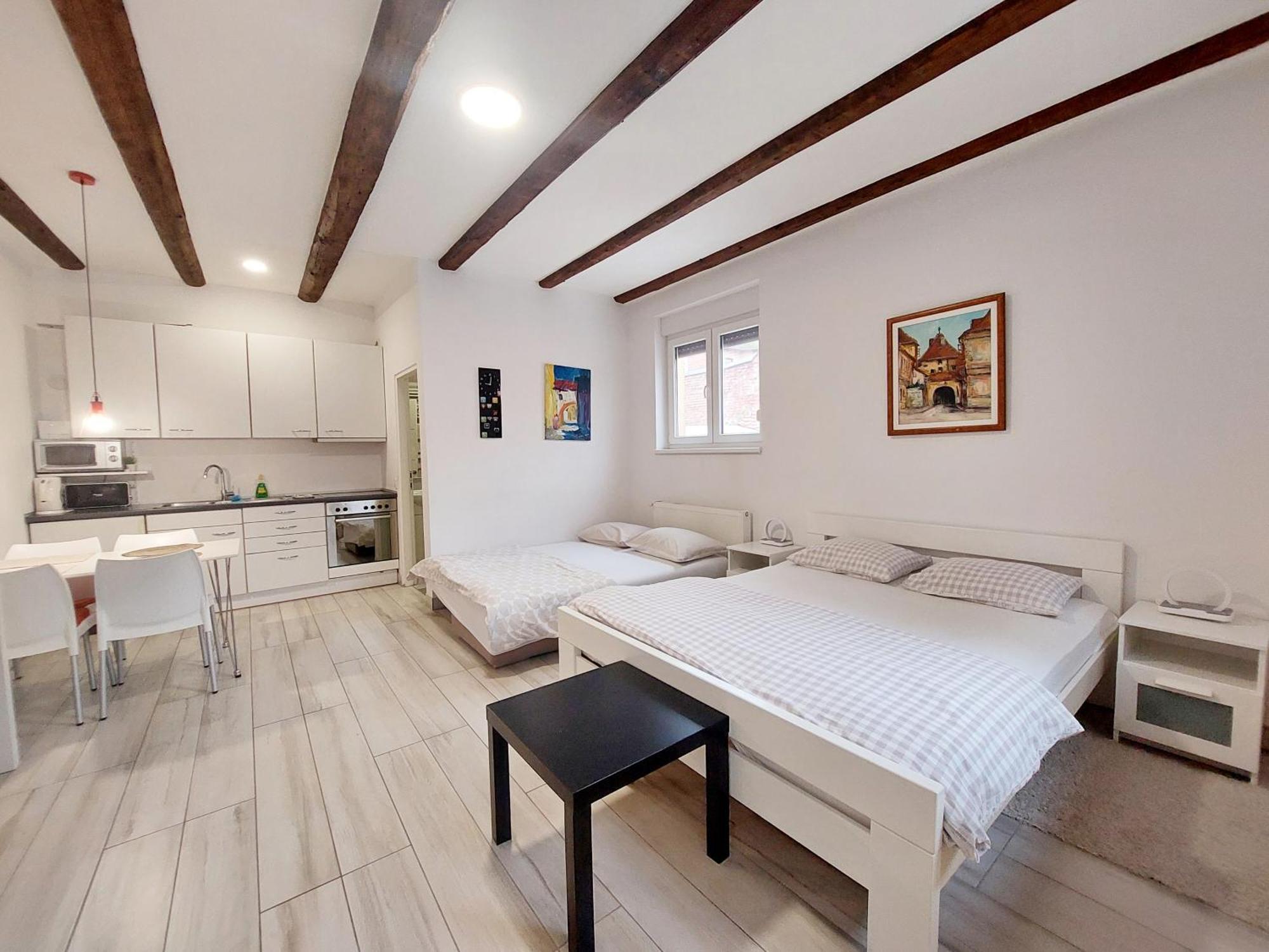 Home Away From Home - Apartment Ilica Zagreb Bagian luar foto