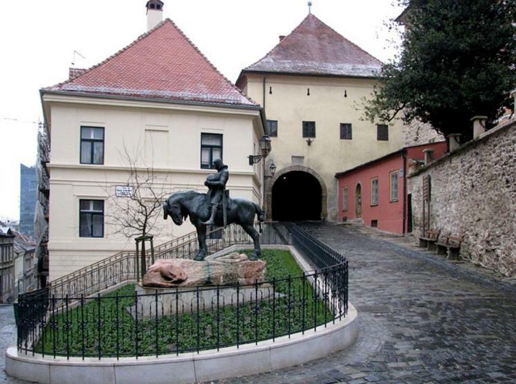 Home Away From Home - Apartment Ilica Zagreb Bagian luar foto