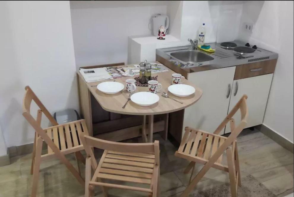 Home Away From Home - Apartment Ilica Zagreb Bagian luar foto